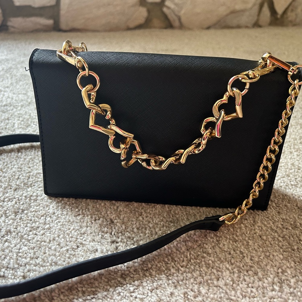 Chic Black Crossbody Bag with Gold Chain